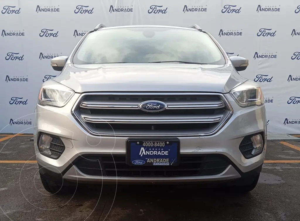 foto Ford Escape Titanium EcoBoost usado (2017) color Gris precio $282,000