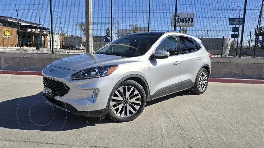 foto Ford Escape Titanium EcoBoost usado (2020) color Plata precio $420,000