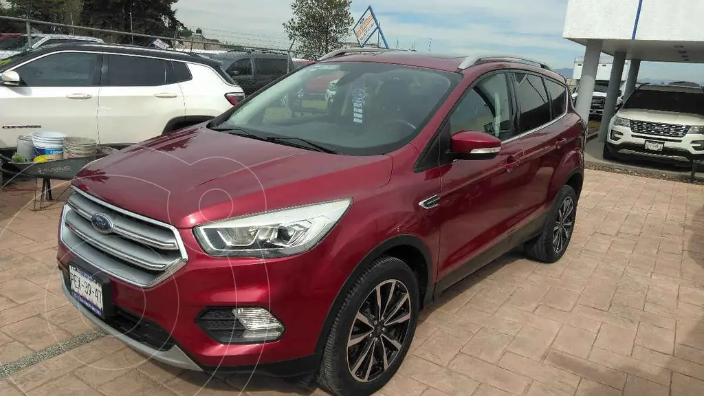 foto Ford Escape Titanium EcoBoost usado (2018) color Vino Tinto precio $350,000