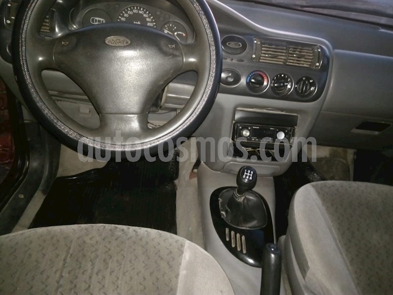 foto Ford Escort 1.9L 4P usado