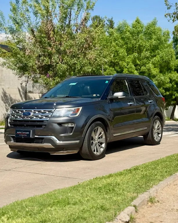 foto Ford Explorer 2.3L Limited Ecoboost 4x4 usado (2018) color Gris Metálico precio $16.990.000