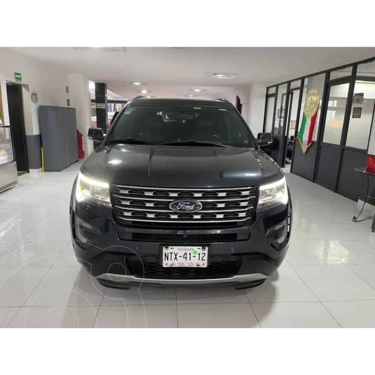 foto Ford Explorer Limited 4x2 3.6L usado (2017) color Azul petróleo precio $305,000