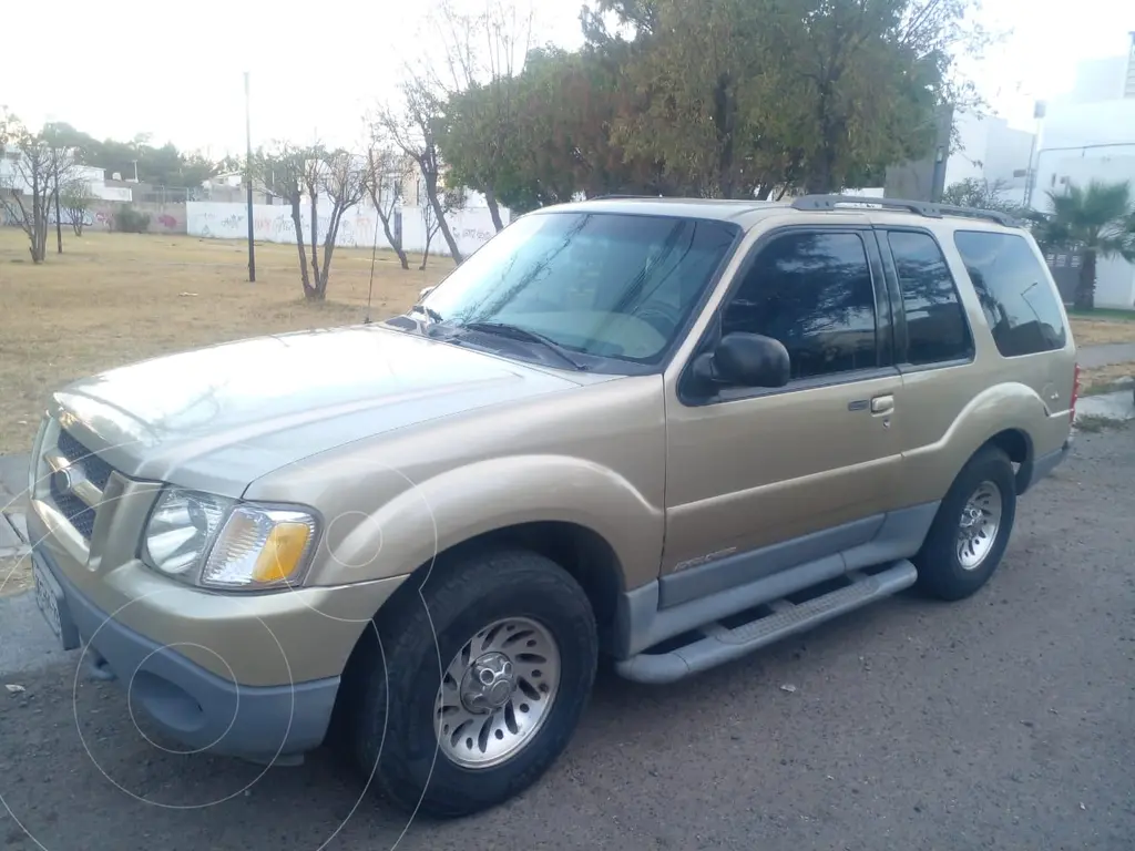 Ford Explorer Sport 4x2 usado (2001) color Bronce precio $65,500