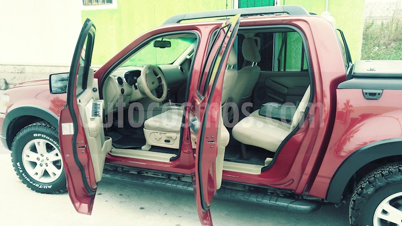 foto Ford Explorer Sport Trac 4x2 4.6L V8 usado