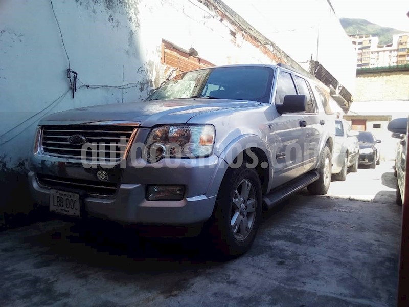 foto Ford Explorer XLT 4x2 usado