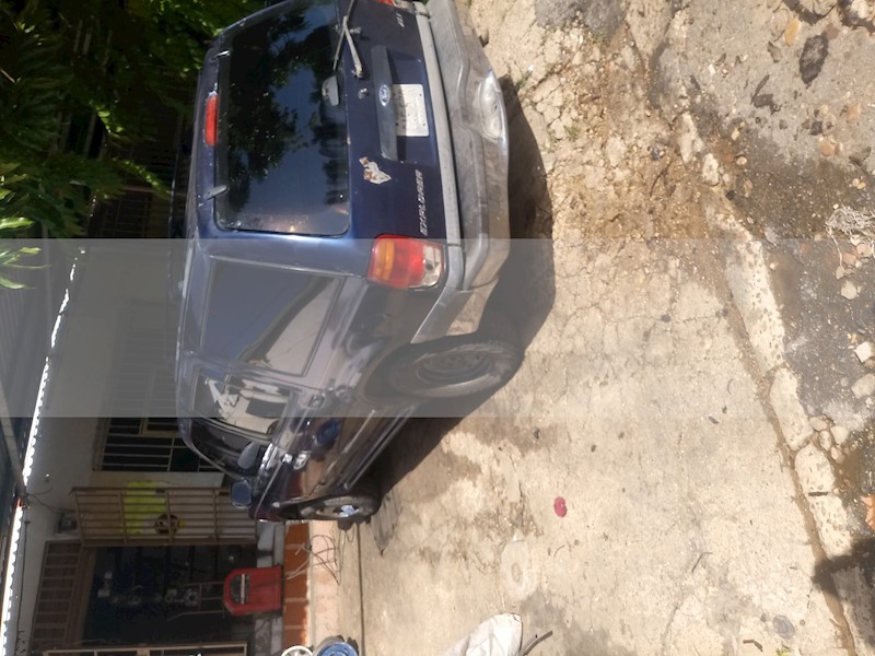 foto Ford Explorer XLT 4x2 usado