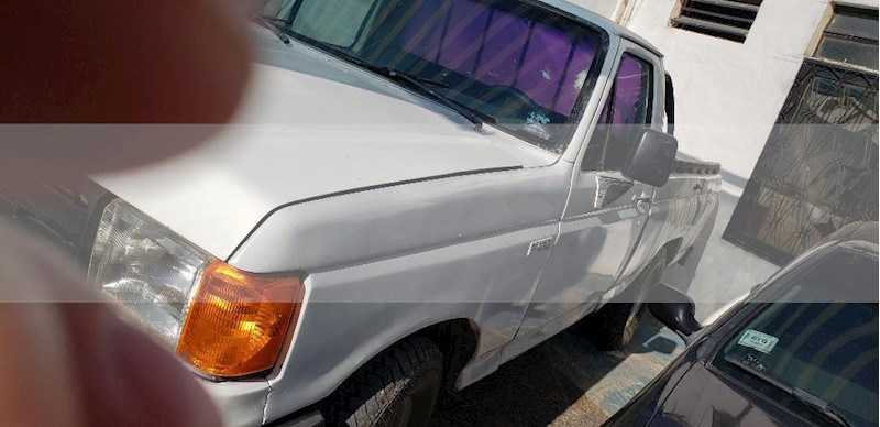 foto Ford F-100 4x2 XLT TDi 4.2L usado