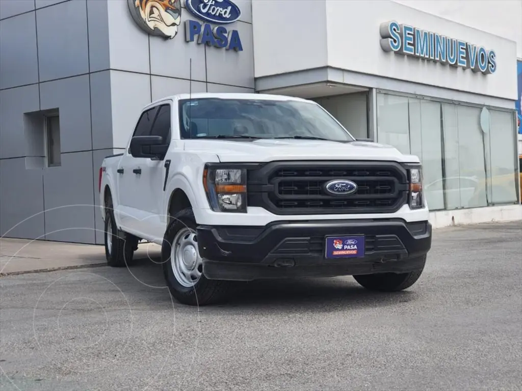 foto Ford F-150 XL Doble Cabina 4x4 V8 caja 5.5' usado (2023) color Blanco precio $733,000