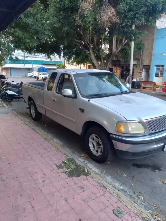 Ford F-150 XL 4x2 5.0L Cabina y Media usado (1998) color Gris precio