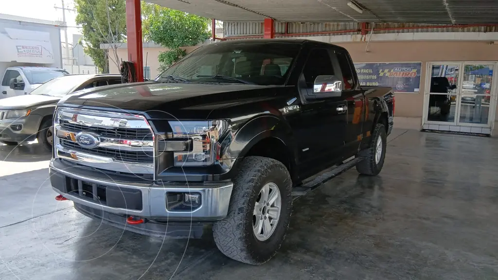 foto Ford F-150 Cabina Regular 4x4 V6 usado (2015) color Negro precio $385,000