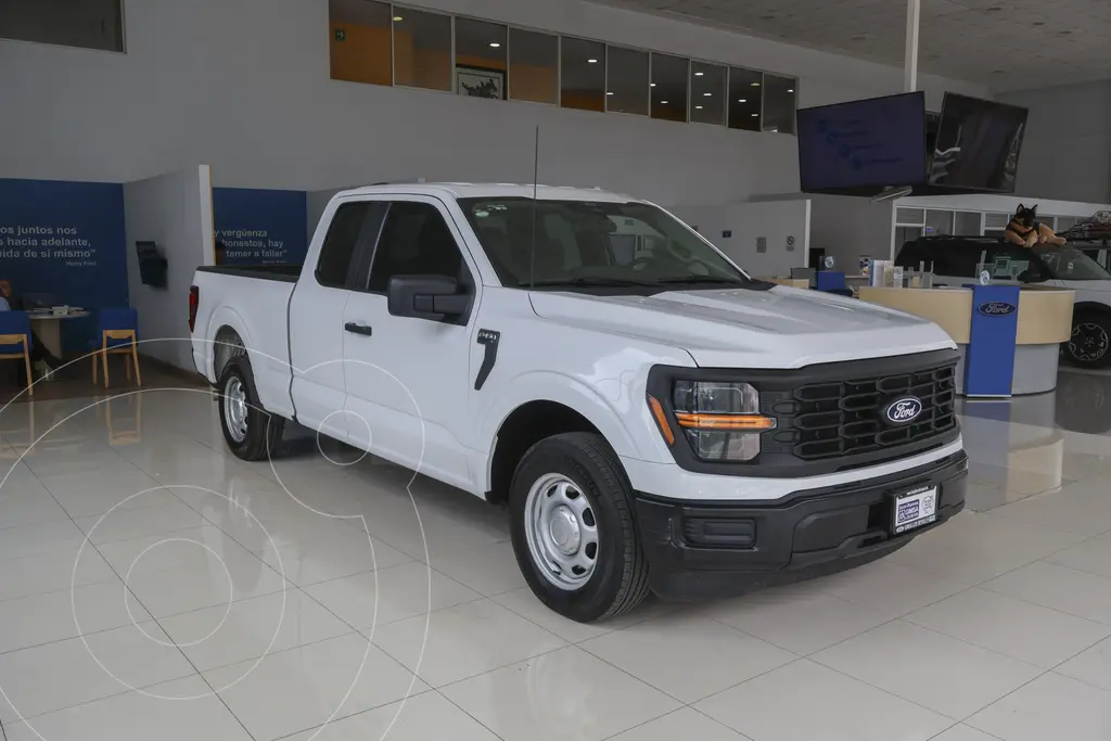 foto Ford F-150 XL Doble Cabina 4x2 V6 caja 5.5' usado (2024) color Blanco Oxford precio $750,000