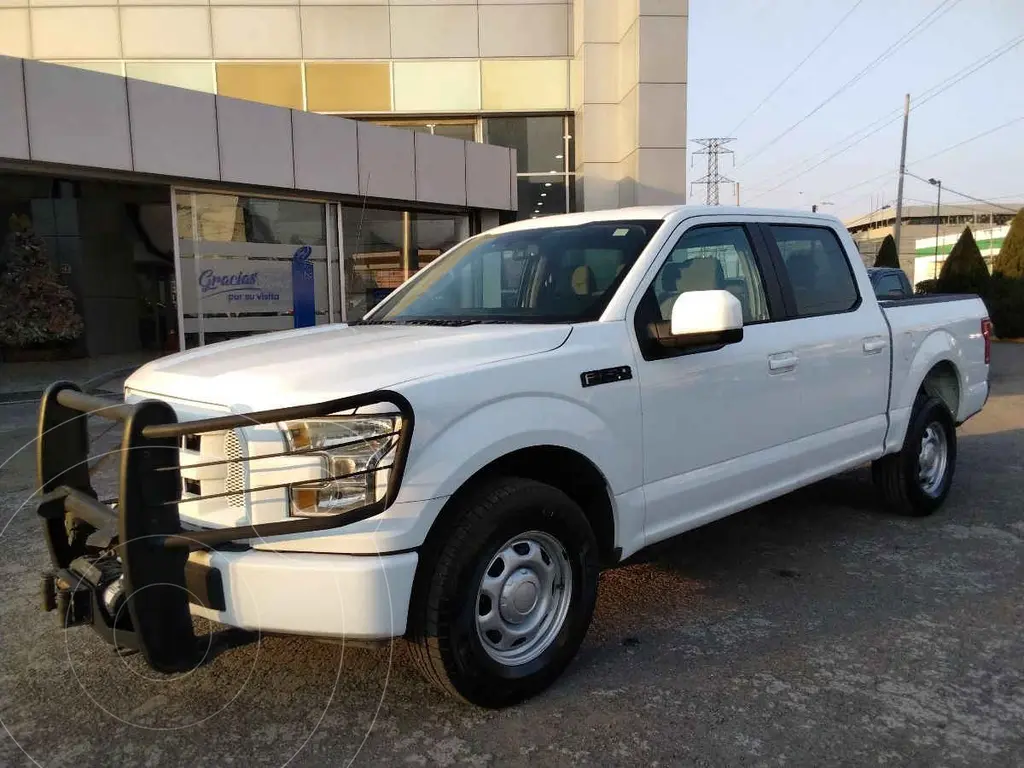 foto Ford F-150 XL 4x4 5.0L Crew Cabina usado (2017) color Blanco precio $410,000