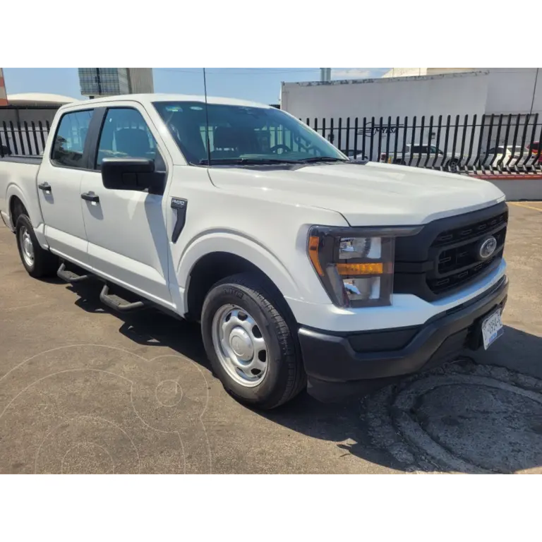 foto Ford F-150 XL Doble Cabina 4x2 V6 caja 5.5' usado (2023) color Blanco precio $650,000