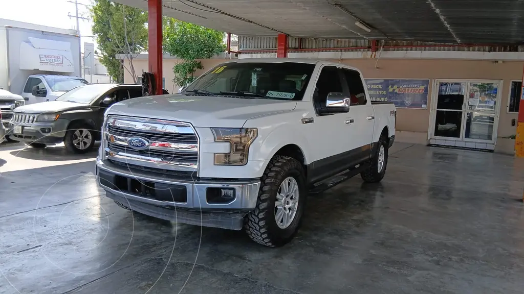 foto Ford F-150 XL 4x2 5.0L Doble Cabina usado (2016) color Blanco precio $420,000