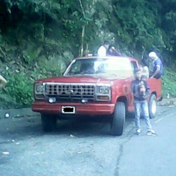 foto Ford F-150 Pick-up L6,4.9 S 1 3 usado