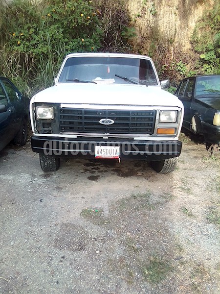 foto Ford F-150 Pick-up L6,4.9 S 1 3 usado