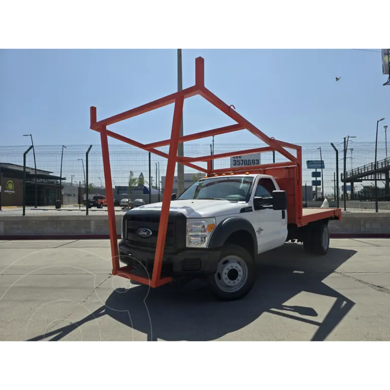 foto Ford F-450 KTP 6.7L Diesel Aut usado (2015) color Blanco precio $469,000