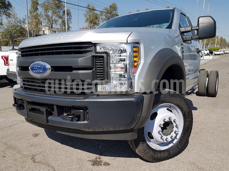 foto Ford F-450 XL 6.8L Super Duty Aut usado