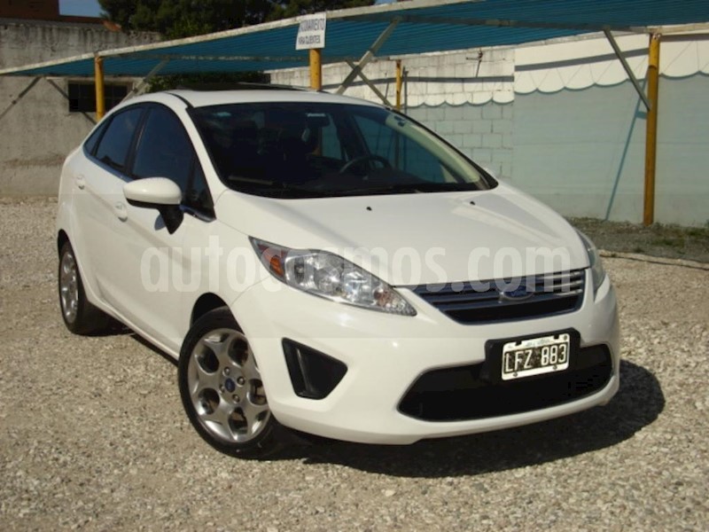 foto Ford Fiesta Kinetic Sedan SE Plus usado