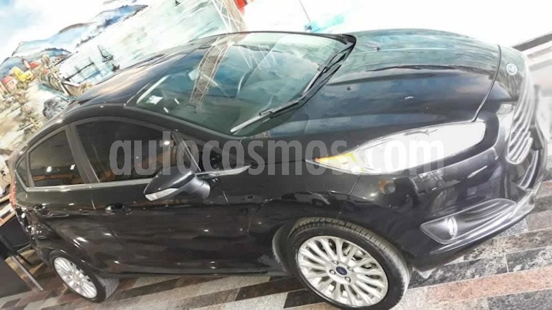 foto Ford Fiesta Kinetic Sedan Titanium usado