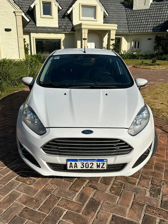 Ford Fiesta Kinetic Se Powershift Usado Color Blanco Precio U