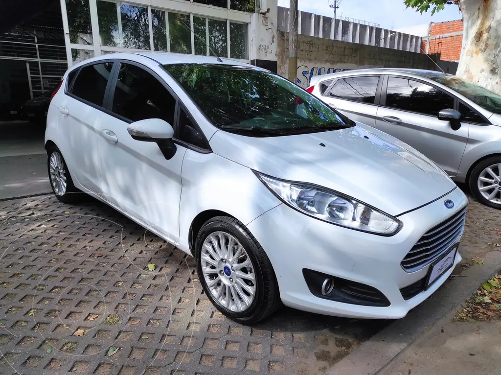 Ford Fiesta Kinetic Se Usado Color Blanco Precio