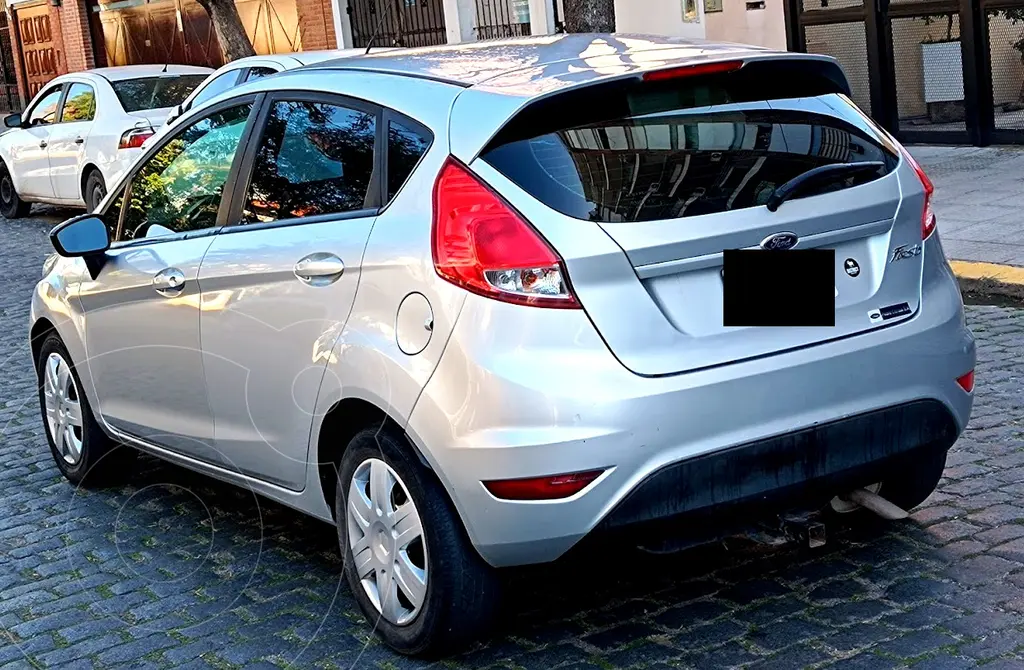 foto Ford Fiesta Kinetic S usado (2016) color Gris precio u$s8.900
