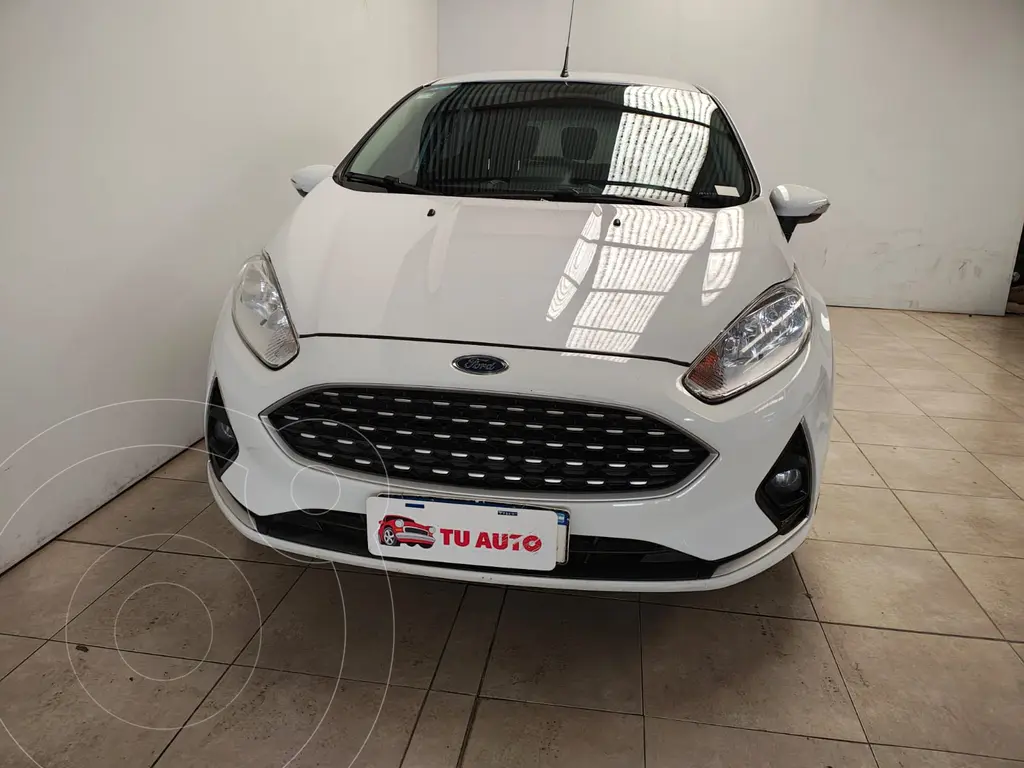 foto Ford Fiesta Kinetic SE usado (2018) color Blanco Oxford precio $17.900.000