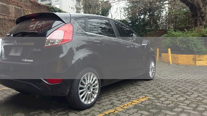 foto Ford Fiesta Kinetic Titanium usado
