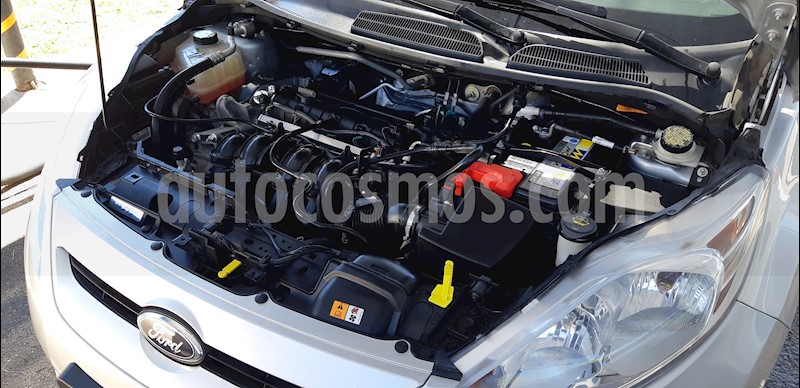 foto Ford Fiesta Kinetic Titanium usado
