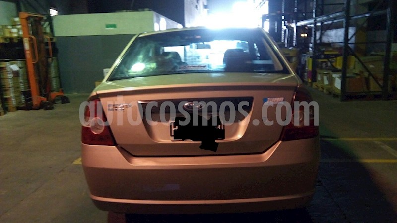 foto Ford Fiesta Max Ambiente usado