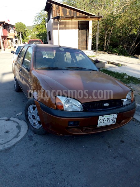 foto Ford Fiesta Sedan First usado