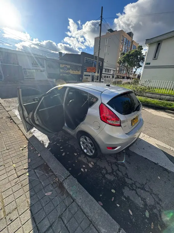 Ford Fiesta 5P usado en Bogotá