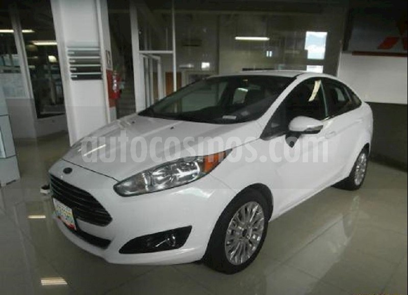 foto Ford Fiesta sedan usado