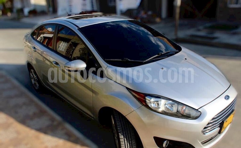 foto Ford Fiesta Titanium usado