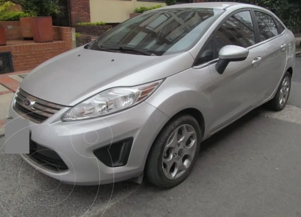 Ford Fiesta Sedan Usado Color Gris Precio U S