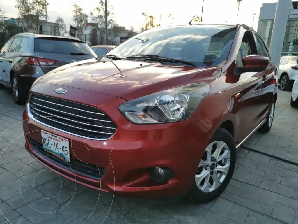 foto Ford Figo Sedán Energy usado (2018) color Rojo precio $225,000