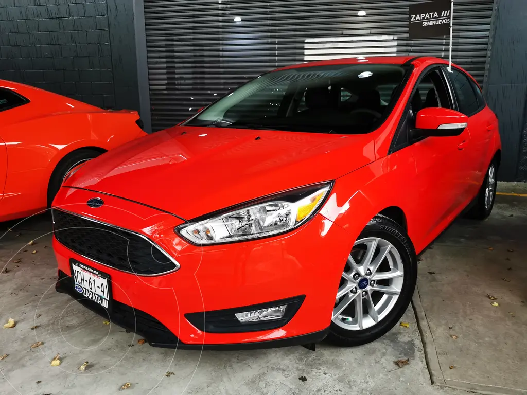 foto Ford Focus Hatchback SE Aut usado (2017) color Rojo Racing precio $275,000