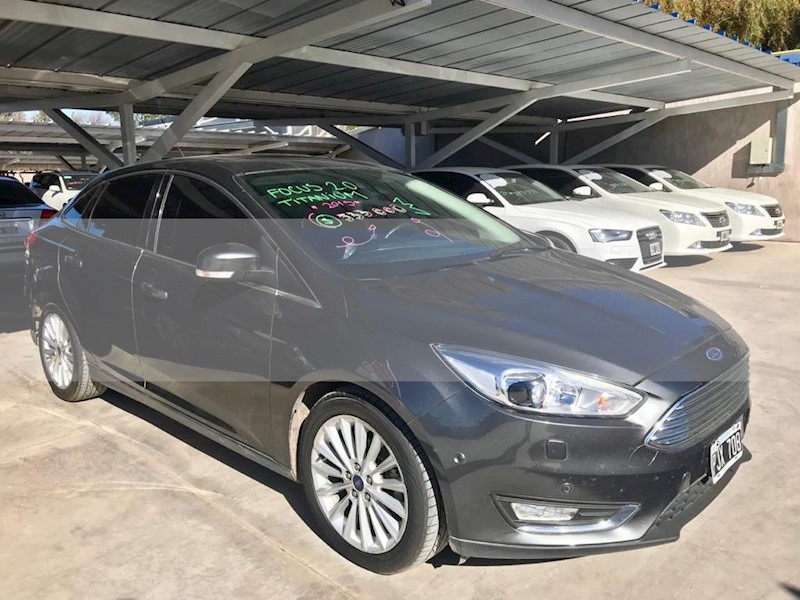 foto Ford Focus One 4P Ambiente 1.6 usado