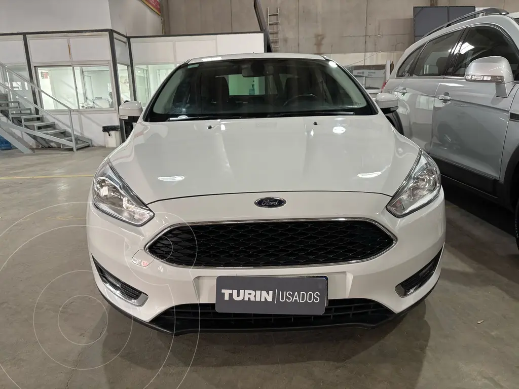 foto Ford Focus Sedán 2.0L SE Aut usado (2018) color Blanco Oxford precio $20.500.000