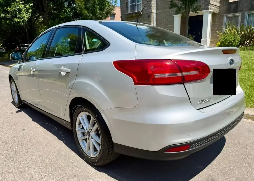 foto Ford Focus Sedán 1.6L S usado (2019) color Gris precio $15.000.000