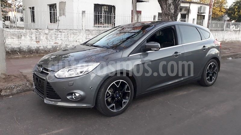 Ford focus color gris mercurio