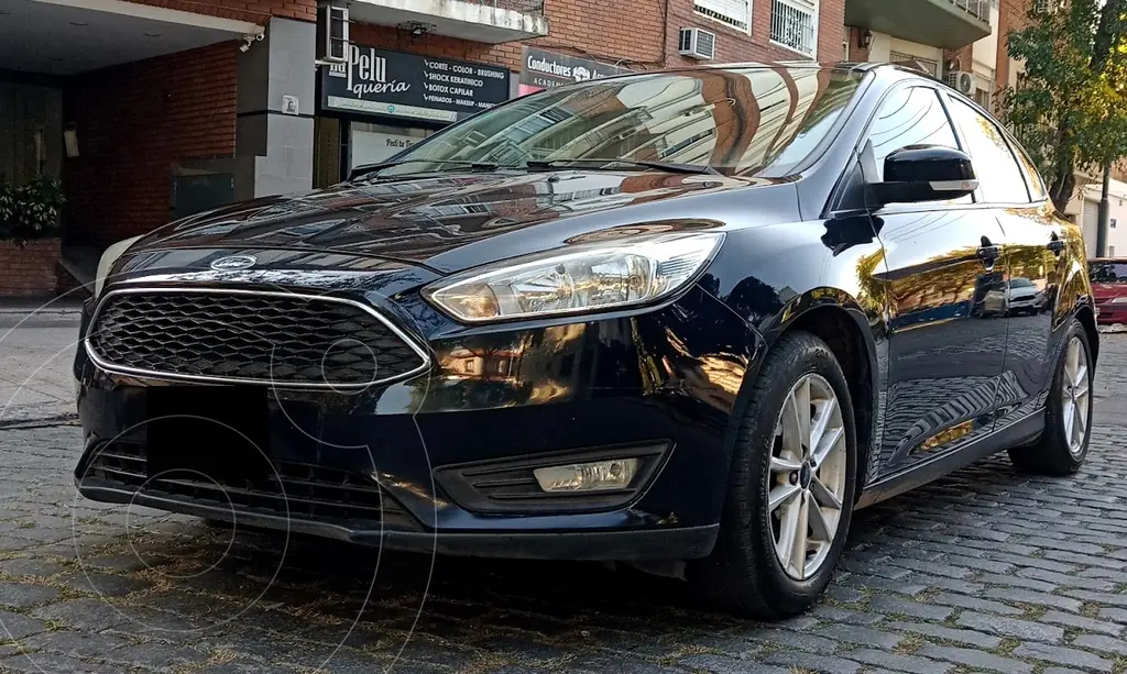 foto Ford Focus 5P 1.6L S usado (2016) color Negro precio $16.000.000