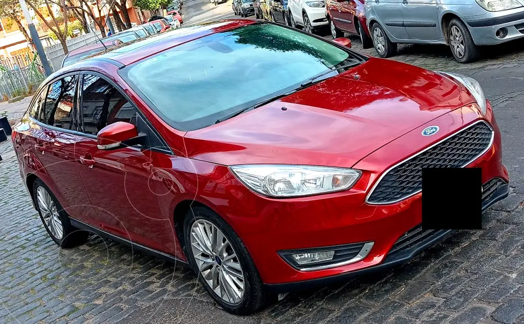 foto Ford Focus 5P 2.0L SE Plus Aut usado (2018) color Rojo Bari precio u$s12.990