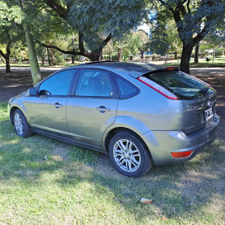 Ford Focus 5P 2.0L Ghia (1989 Cc) 2010 - foto 5