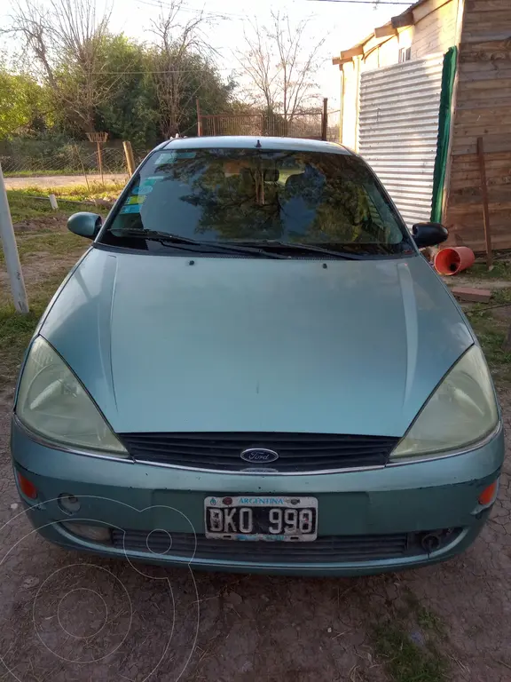 Ford Focus 5P  Ghia usado (2000) color Celeste precio $