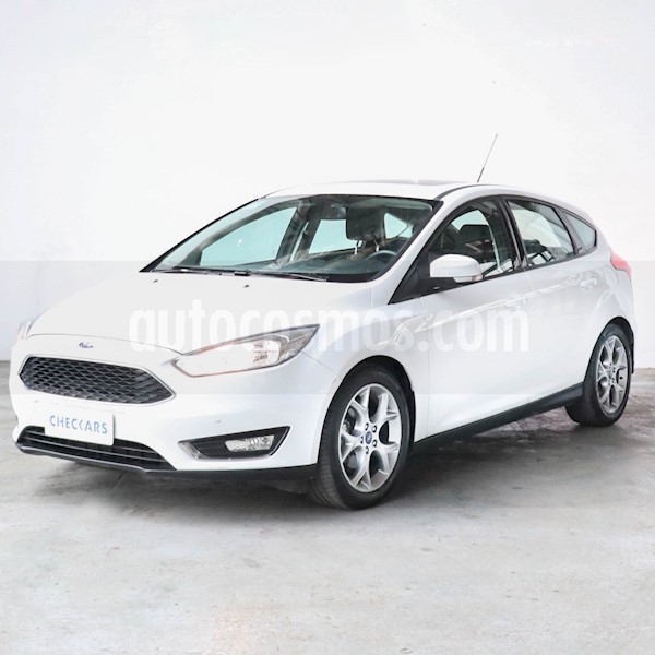 foto Ford Focus 5P 2.0L SE Plus usado (2016) color Blanco precio $917.000