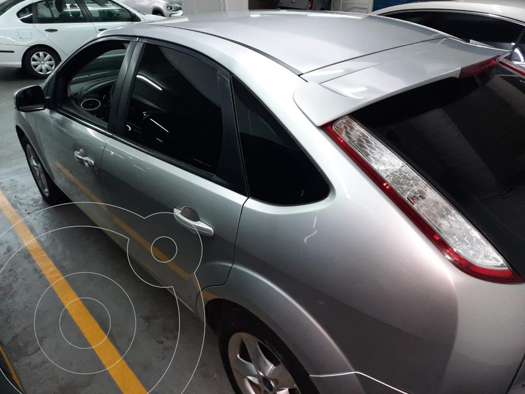 foto Ford Focus 5P 1.6L Trend usado (2013) color Gris precio $849.000