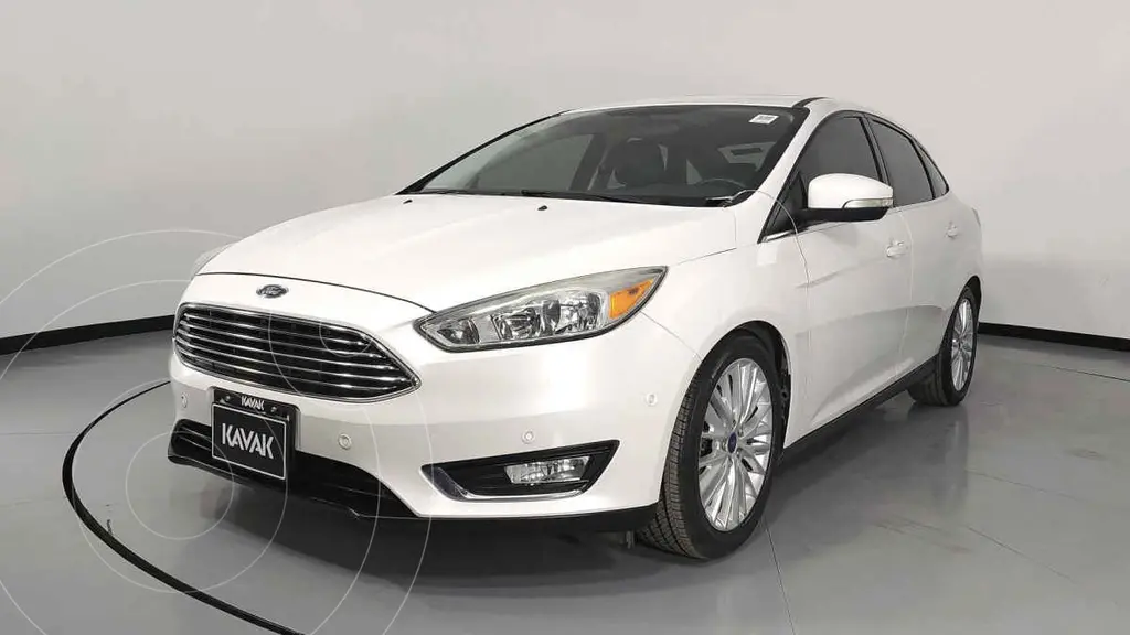 foto Ford Focus Titanium Aut usado (2016) color Negro precio $264,999