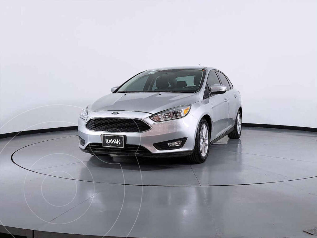 foto Ford Focus SE Aut usado (2015) color Plata precio $202,999